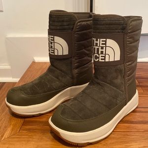 BRAND NEW! North face boots